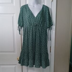 Green floral print flowy summer vacation cruise dress Sz L NWOT